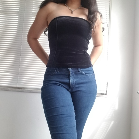 πΏπ» Meet your Posher π»πΏ - Picture 3 of 7